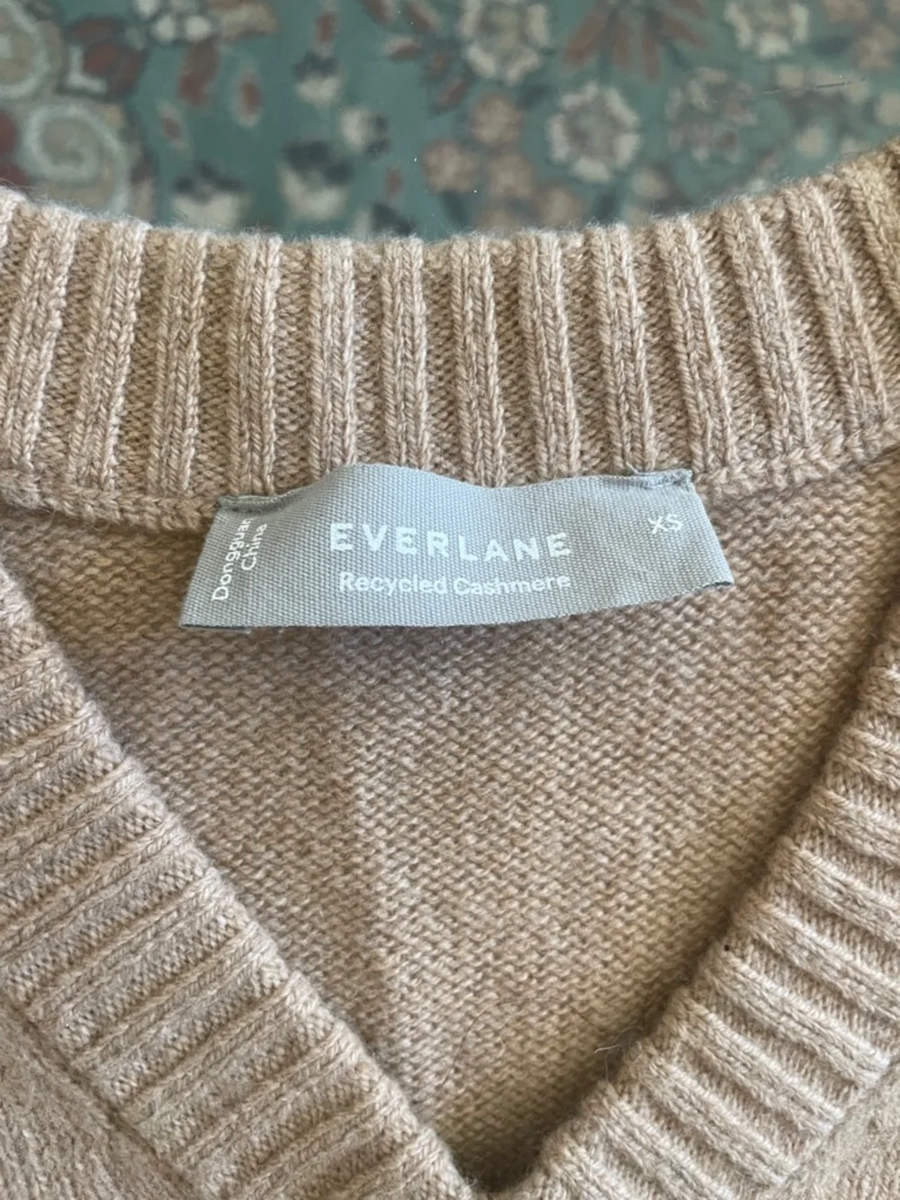 Everlane Woman’s V-Neck Sweater Vest in Beige - Picture 4 of 6